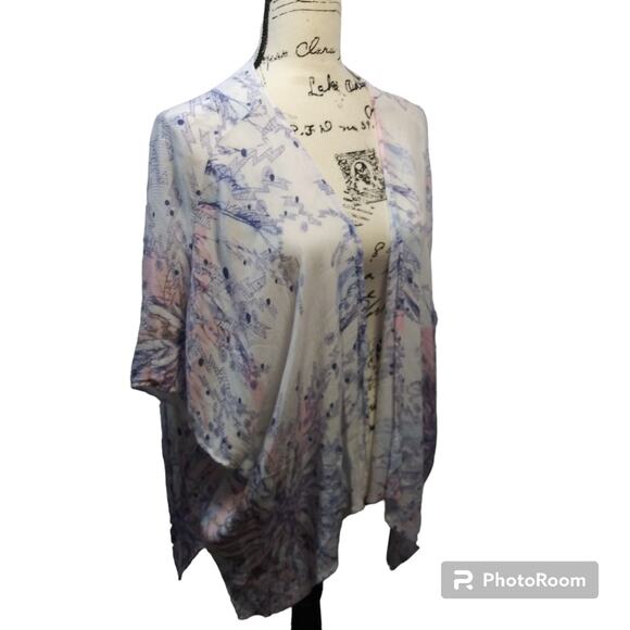 Aeropostale Light weight Floral Burst Cover Up Cardigan Size OS - Picture 1 of 9